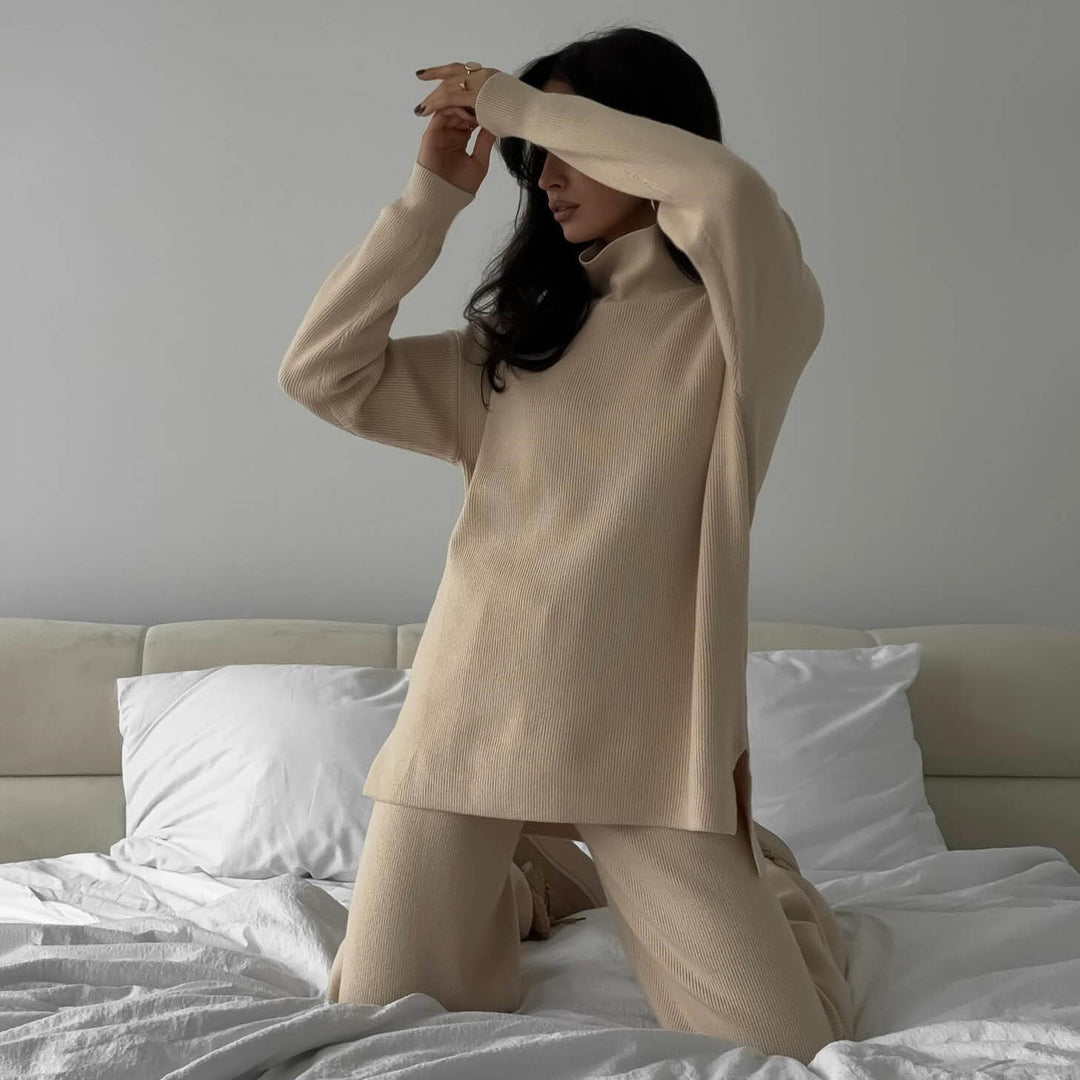 Damen Feiner Rippstrick-Loungewear-Set mit Stehkragen, Seitenschlitzen und hoher Taille – Mavelle