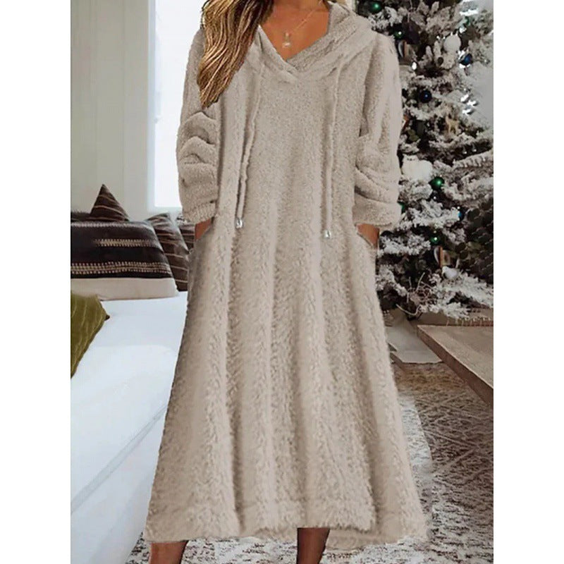 Damen Maxikleid aus Teddy-Fleece mit Kapuze, V-Ausschnitt und Eingrifftaschen Echo Archiv