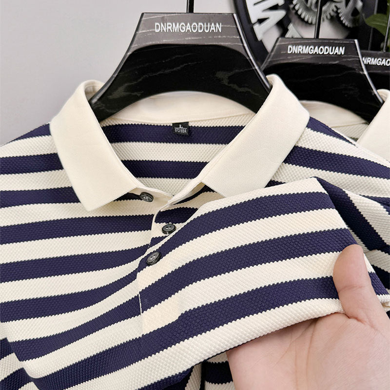Herren Poloshirt mit strukturiertem Streifenmuster und innovativer Knopfleiste Echoarchiv
