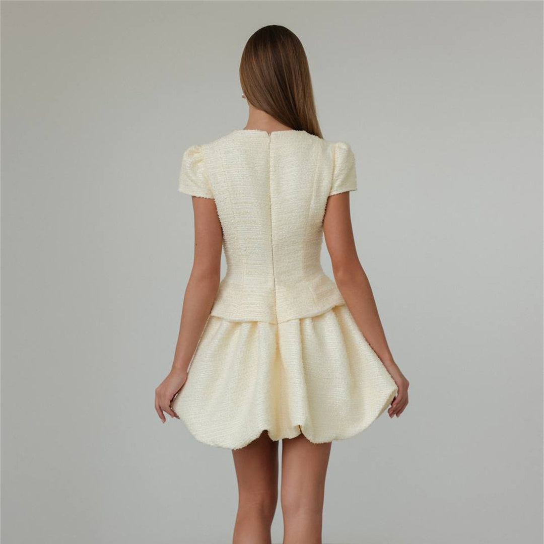 Damen Figurbetontes Tweed-Minikleid mit Schößchen und Knopfleiste Echo Archiv
