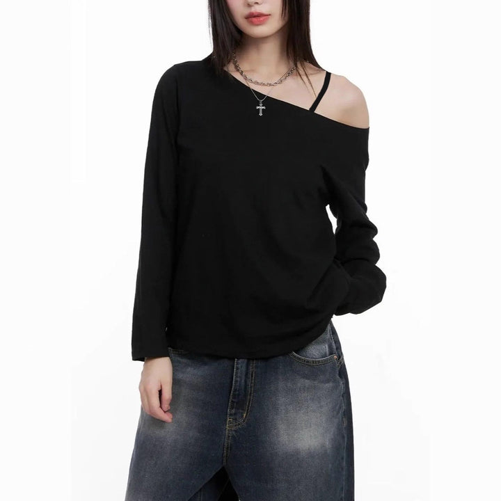 Damen nan asymmetrisches Off-Shoulder Langarmshirt aus Baumwollstretch mit lässigem Oversize-Schnitt Echo Archiv