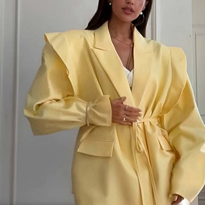 Damen nan taillierter Blazer mit Bindegürtel und Oversize-Ärmeln Echo Archiv