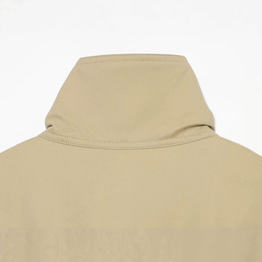 Damen Kurze wasserabweisende Cape‑Jacke mit hohem Stehkragen und verdeckter Knopfleiste Echo Archiv
