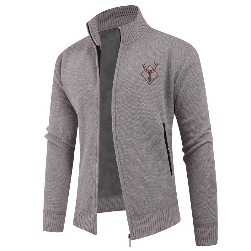 Herren Strickjacke mit hohem Kragen und praktischen Reißverschlusstaschen Echoarchiv