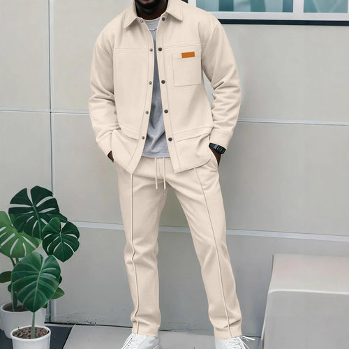 Herren modisches Karriere-Outfit mit sportlichen Elementen Echoarchiv