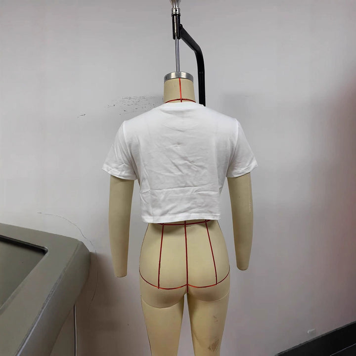 Damen Crop-T-Shirt mit hautsympathischem Baumwollmaterial und modernem Schnitt Echo Archiv