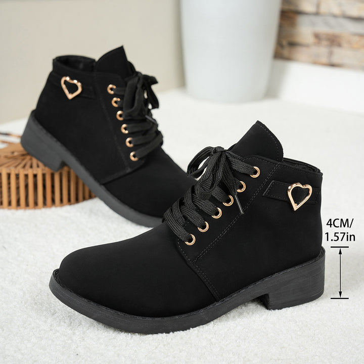Damen Schnür-Booties mit kleinem Blockabsatz und Herz‑Metallapplikation Echoarchiv