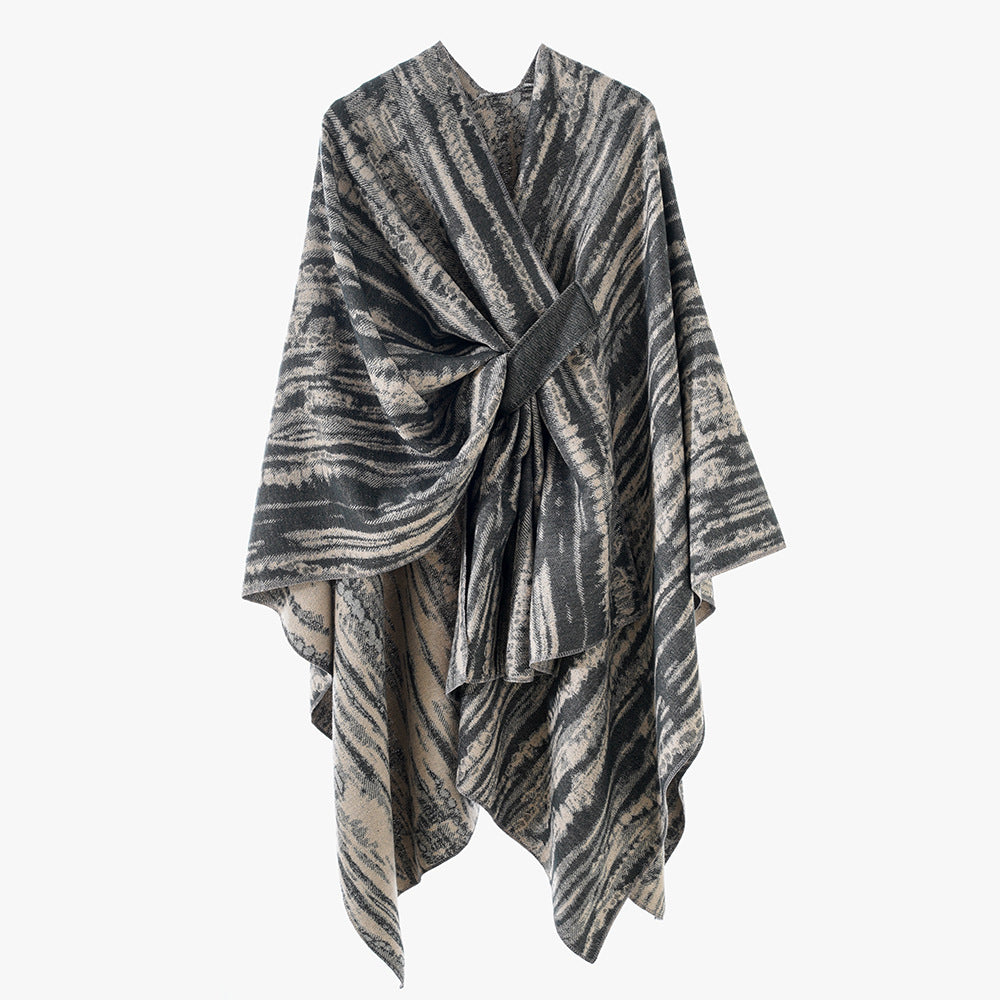 Damen Jacquard-Cape-Überwurf mit strukturierter Wellenoptik, Bindegürtel und asymmetrischem Zipfelsaum – Montévia