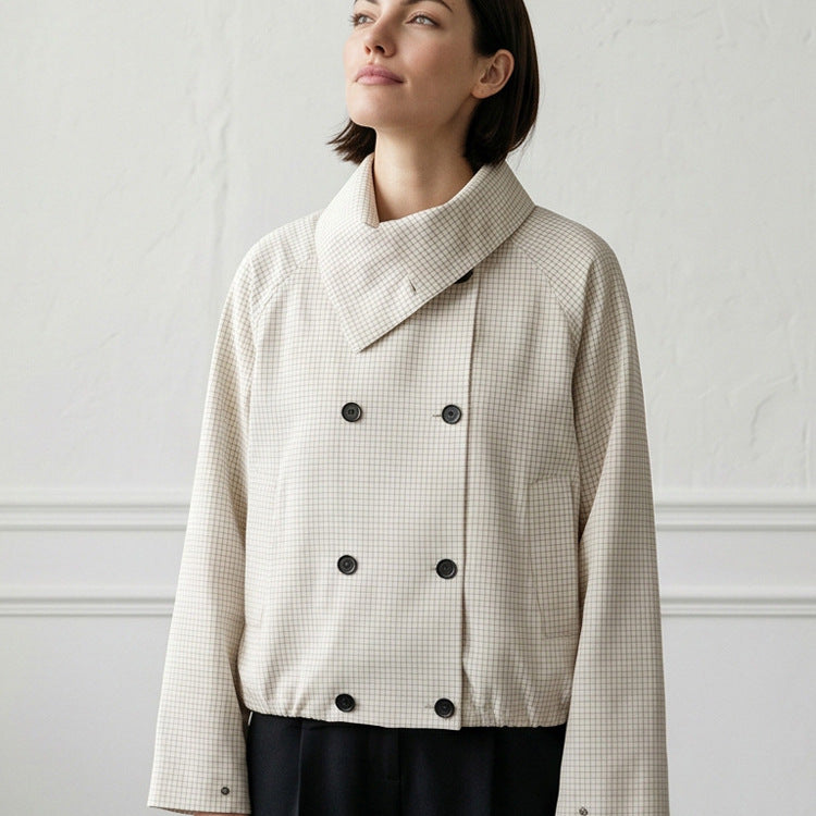 Damen Kurze Doppelreiher-Blousonjacke mit Wickelkragen und Raglanärmeln Echoarchiv