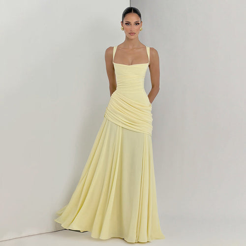 Damen Elegantes Maxikleid mit tailliertem Design und zarten Raffungselementen Echo Archiv