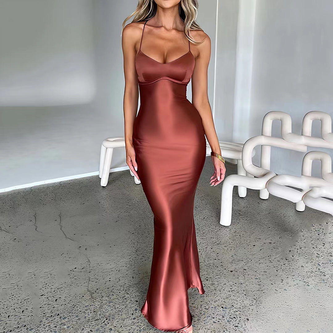 Damen Elegantes Satinabendkleid mit spaghettiträgern und fließendem Schnitt Echo Archiv