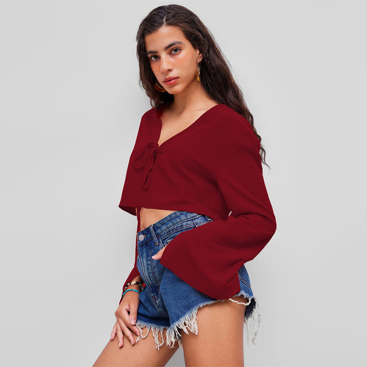 Damen kurzes Bindecrop-Top mit V-Ausschnitt, Knotenbindetail und Glockenärmeln – Avérine