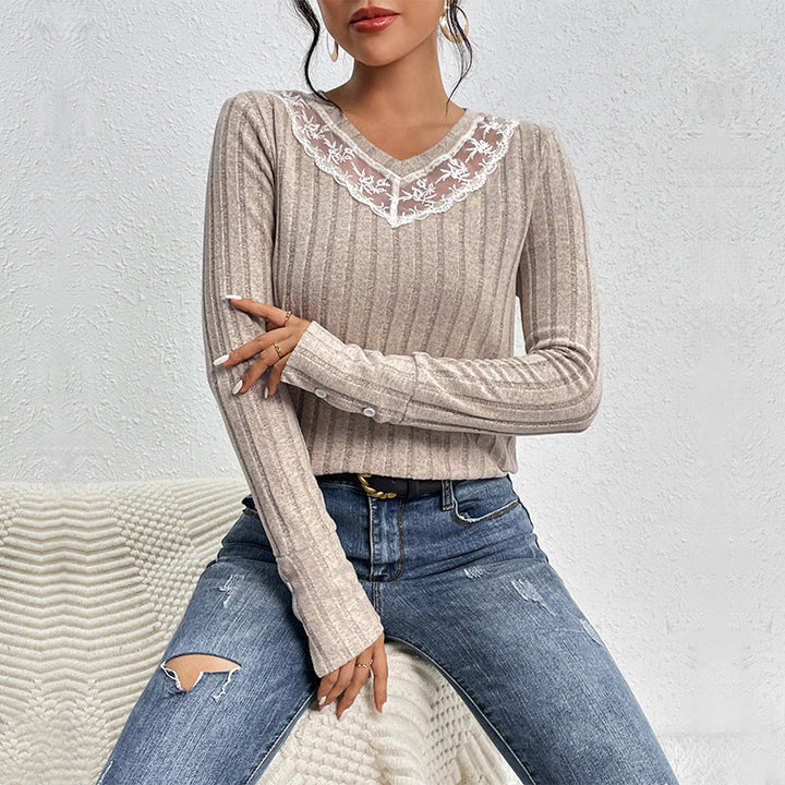 Damen Geripptes Feinstrick-Longsleeve mit V‑Ausschnitt und Spitzenpasse Echoarchiv