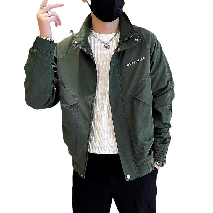 Herren modische Übergangsjacke mit innovativem Schnitt und vielseitigen Taschen Echoarchiv