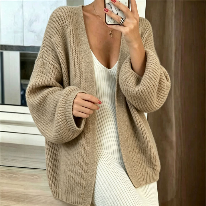 Damen Oversize-Cardigan aus grobem Rippstrick mit Ballonärmeln – Veloura