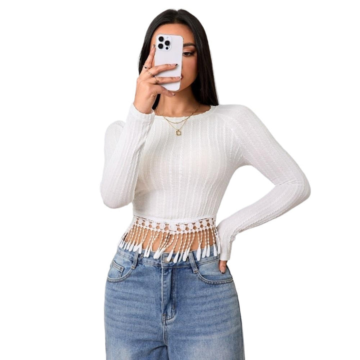 Damen gehäkeltes Crop-Longsleeve mit Fransen-Bordüre und Rippstruktur – Avérine