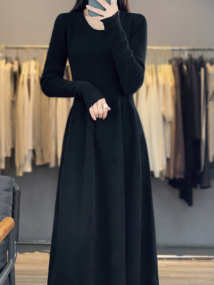 Damen Langärmeliges Midikleid aus Feinstrick mit taillierter A‑Linien‑Silhouette Echoarchiv