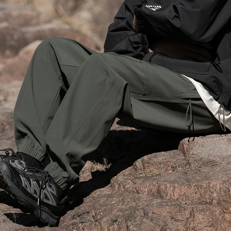 Herren Weite Relaxed-Cargo-Freizeithose mit Tunnelzugbund & Multifunktions‑Taschen Echoarchiv