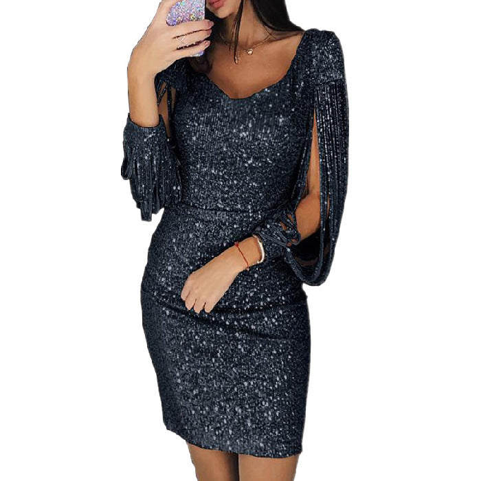 Damen Glitzerndes Cocktailkleid mit tiefem V-Ausschnitt und schwingenden Ärmeln Echo Archiv