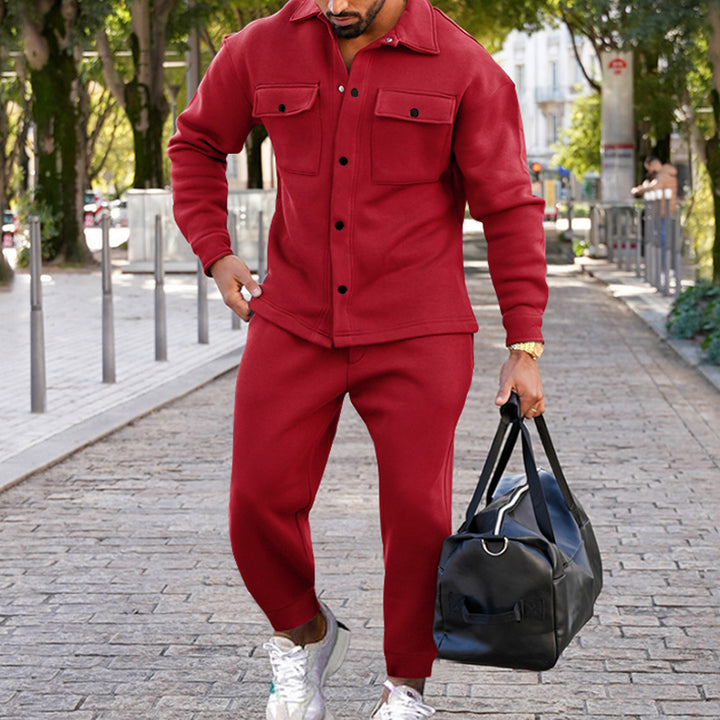 Herren lässiges Freizeitset mit Hemdjacke und Jogginghose Echoarchiv