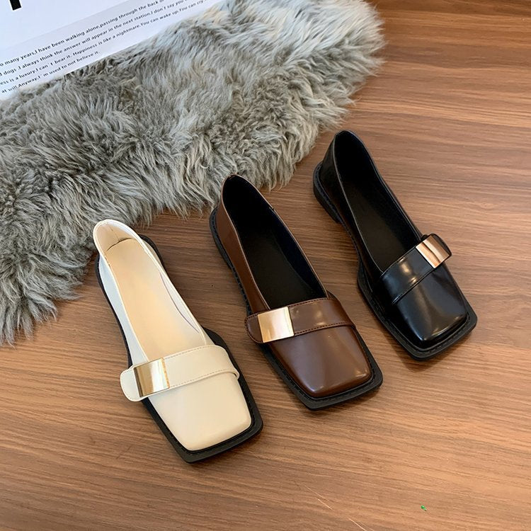 Damen Elegante Loafer mit quadratischer Zehenkappe und goldener Zierplatte – Lioré