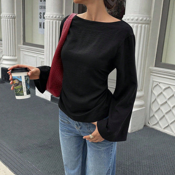 Damen Bootneck-Langarmshirt mit weitem Manschettenärmel und figurbetonter Seitennaht – Avérine