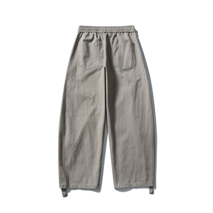 Damen Weite Cargo‑Hose mit elastischem Tunnelzugbund, aufgesetzten Pattentaschen und verstellbaren Beinriemen Echoarchiv