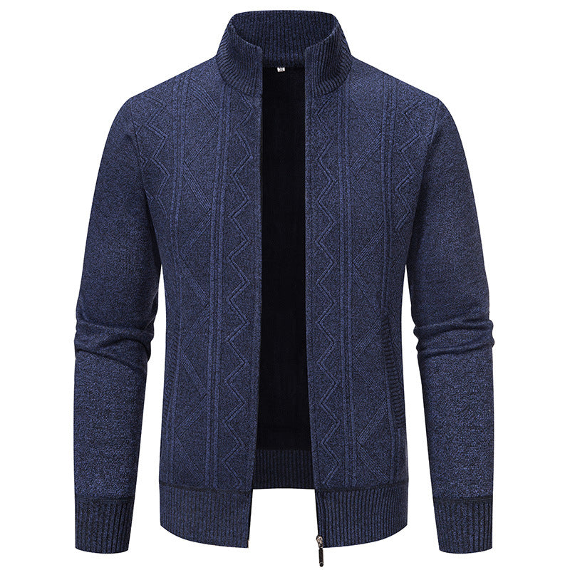 Herren elegante Strickjacke mit strukturiertem Zopfmuster und hohem Kragen Echoarchiv