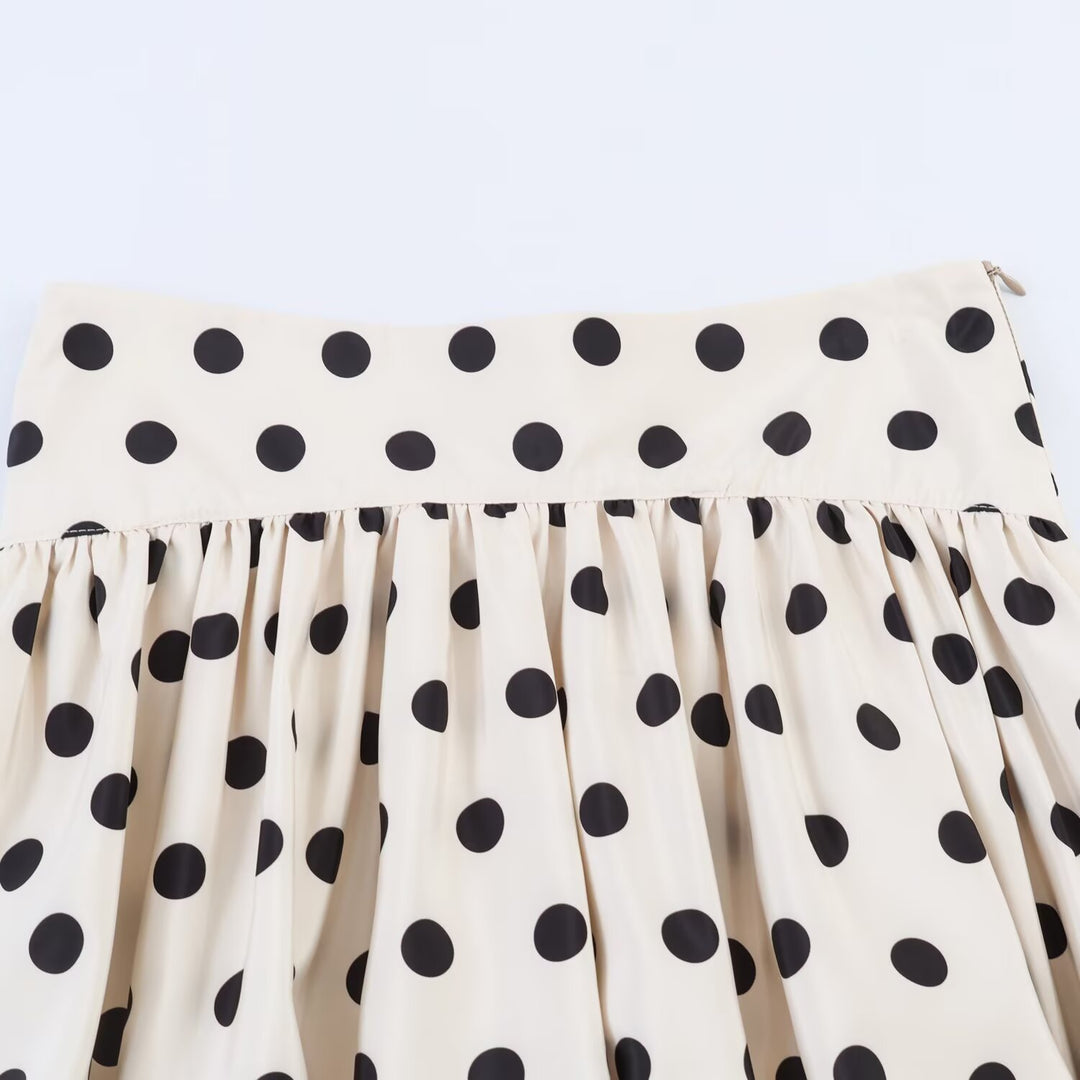 Damen Voluminöser Punkteshort mit bauschigem Saum Echo Archiv