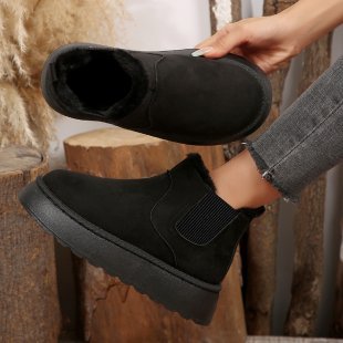 Damen Gefütterte Chelsea‑Stiefeletten aus Wildlederoptik mit elastischer Seitenblende und profilierter Gummisohle Echoarchiv