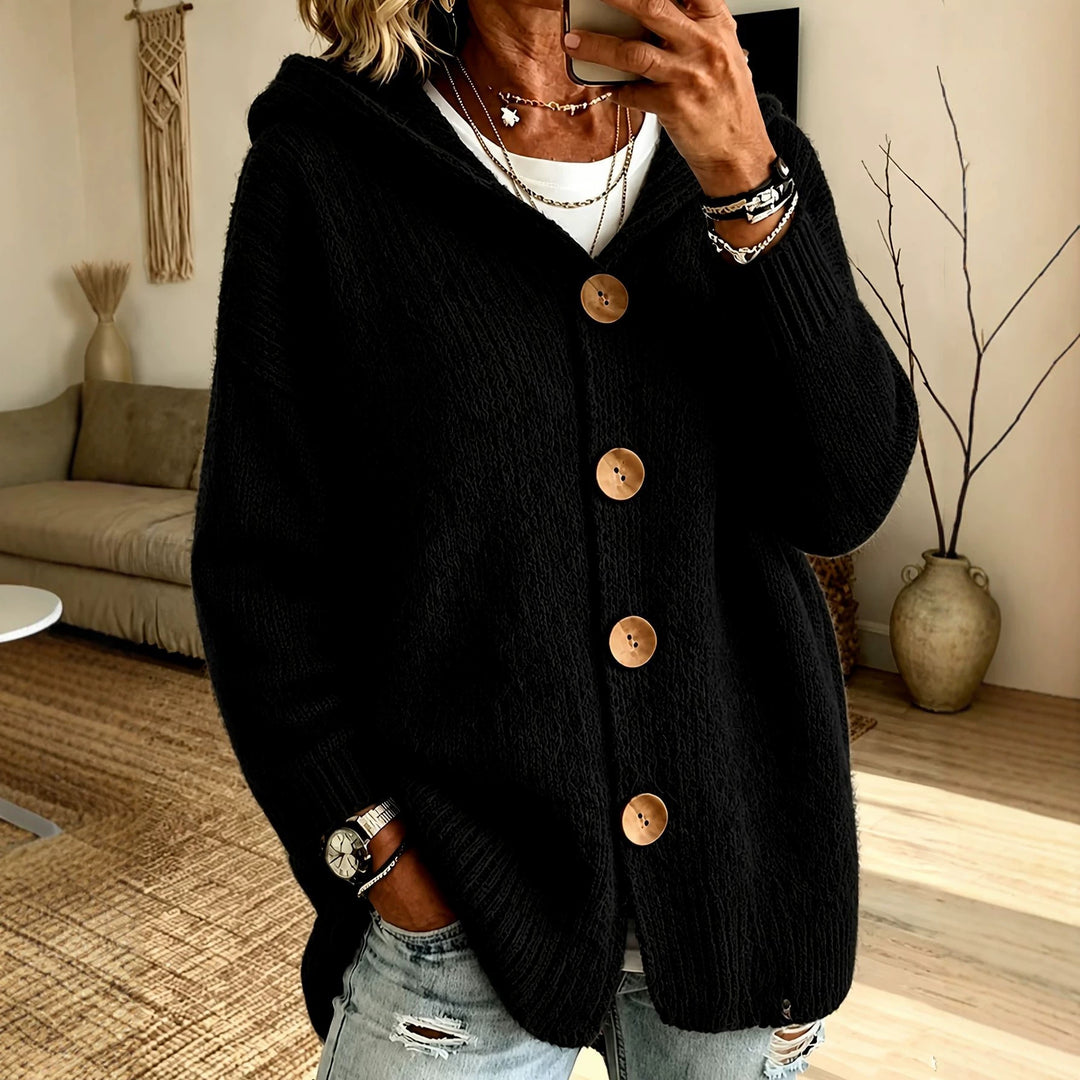 Damen Grobgestrickter Kapuzencardigan mit überlanger Silhouette, Holzknopfleiste und gerippten Bündchen – Veloura