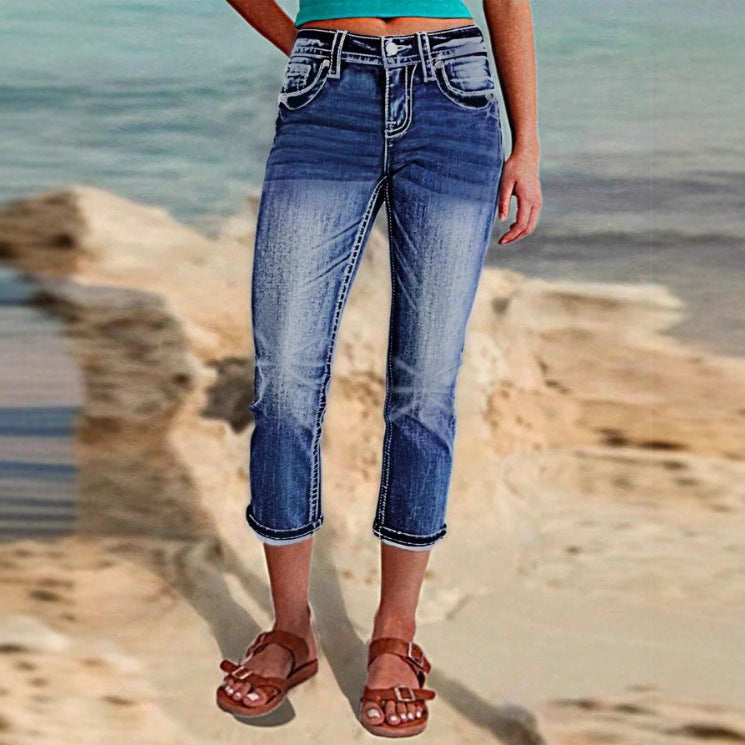 Damen kurz geschnittene Jeans mit Umschlag, mittelhoher Taille und Used‑Waschung Echo Archiv