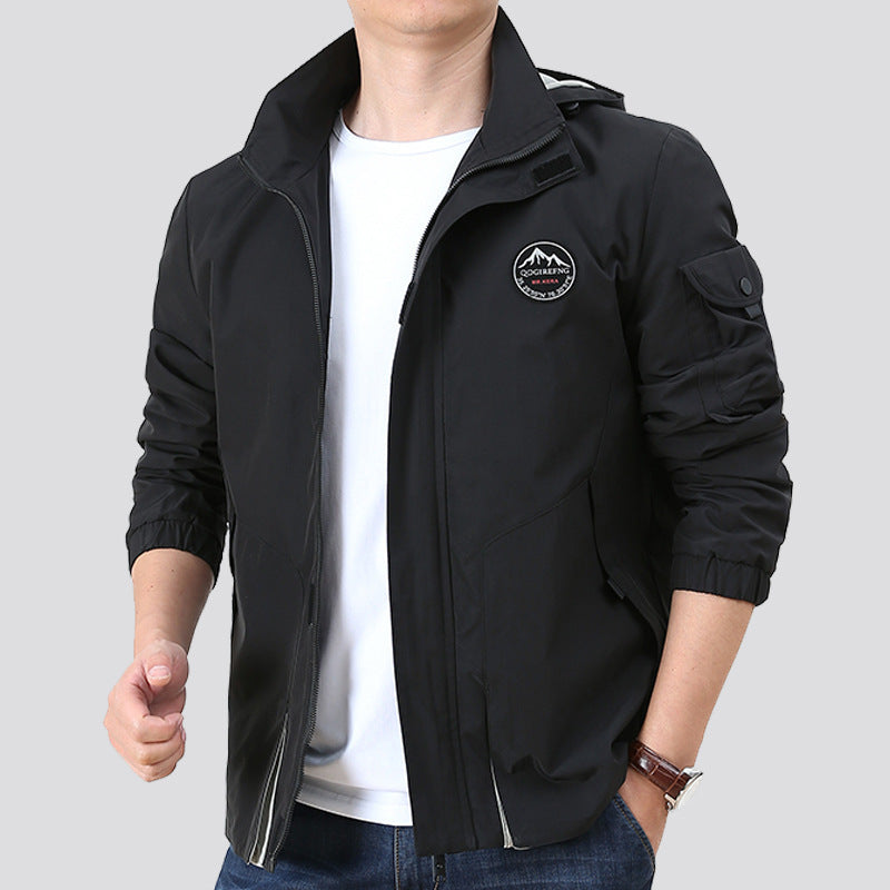 Herren Leichter Urbaner Softshell-Hoodie mit Ärmeltasche und hohem Stehkragen Echoarchiv