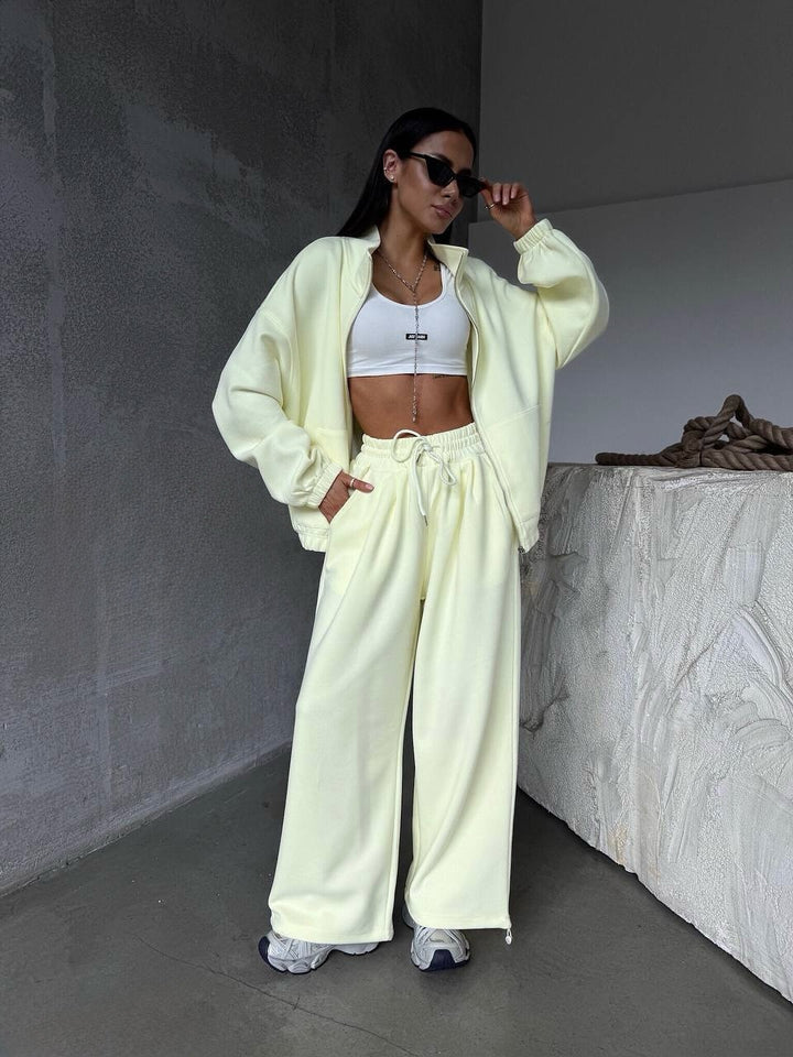 Damen oversized Sweatset mit Reißverschlussjacke und weiten Jogginghose – Avérine