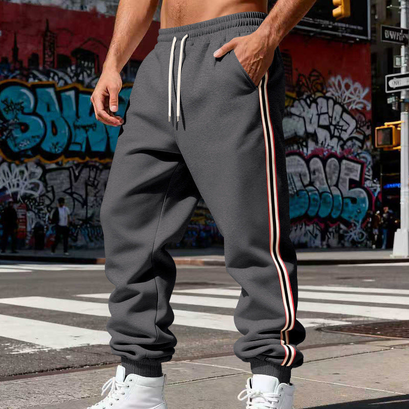 Herren nan komfortable Jogginghose mit seitlichem Kontraststreifen, elastischem Tunnelzugbund und gerippten Knöchelbündchen Echo Archiv