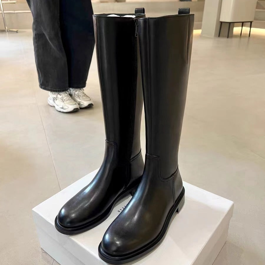 Damen Kniehohe Glattleder-Stiefel mit schlanker Silhouette und flacher Profilsohle Echo Archiv