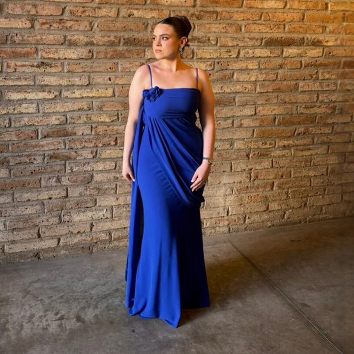 Damen trägerloses Abendkleid mit eleganter Drapierung Echo Archiv