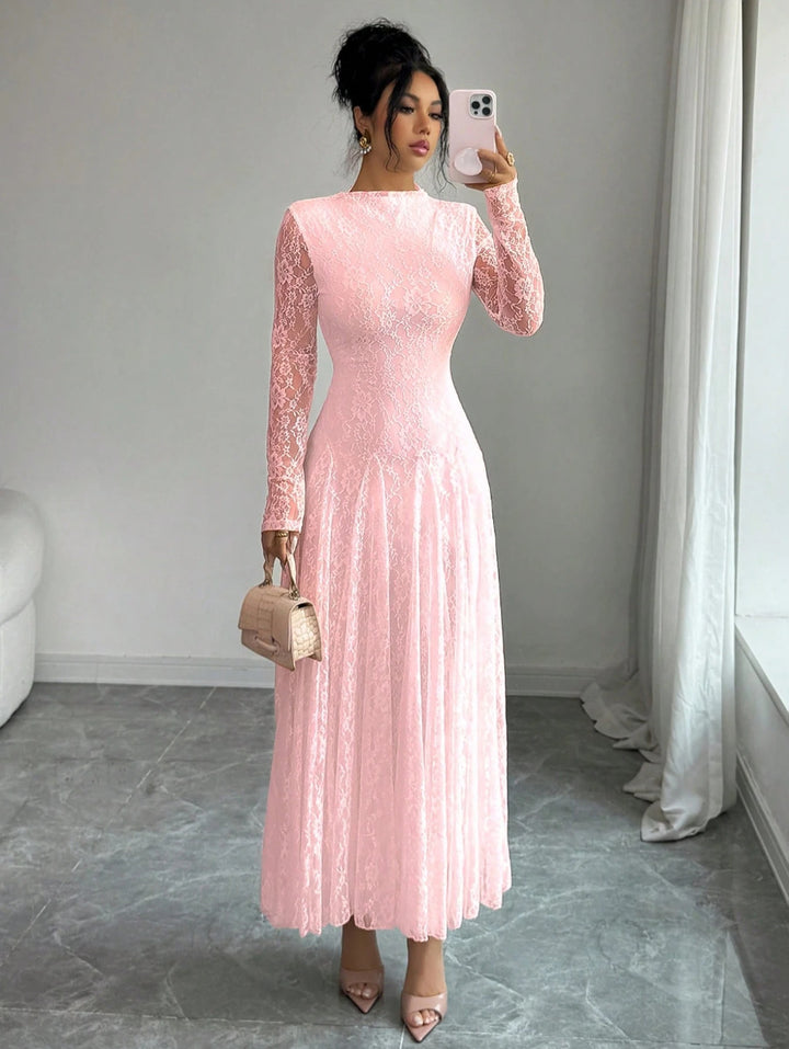 Damen Elegantes Hochzeitskleid mit Spitzenärmeln Echo Archiv