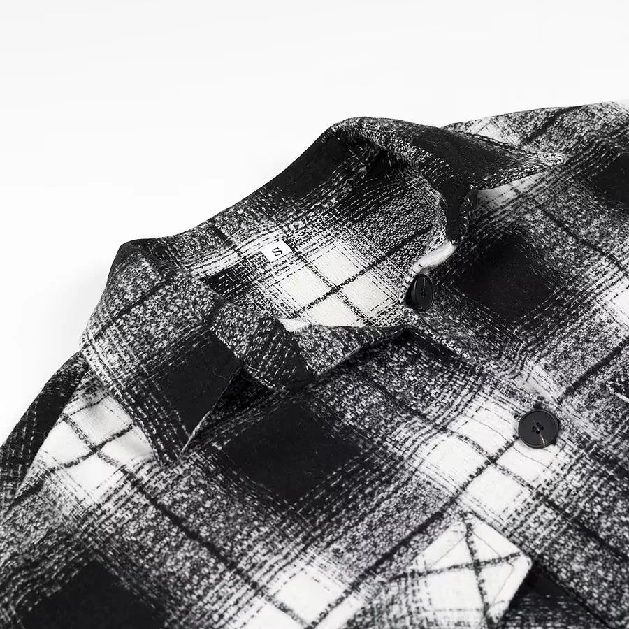 Damen langer karierter Shirtmantel mit Hemdkragen und aufgesetzten Brusttaschen – Célinea