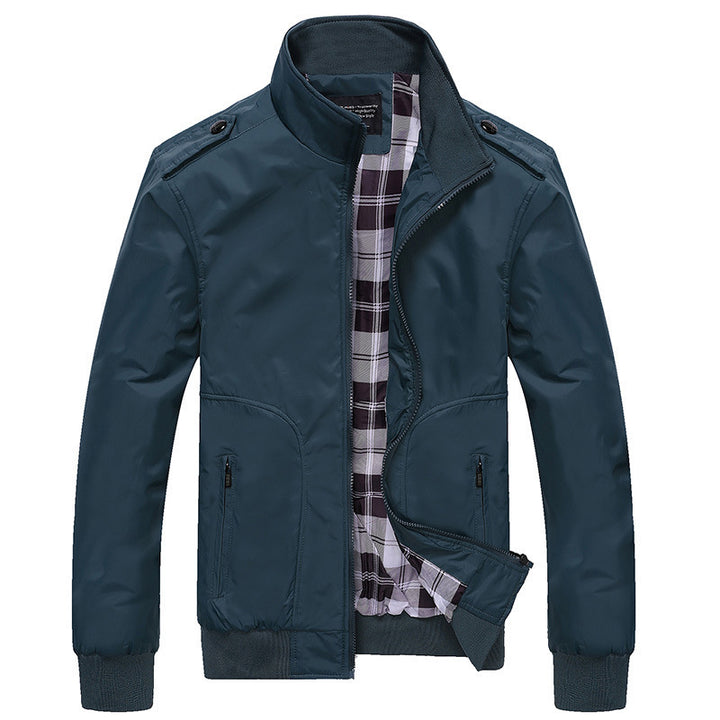 Herren Urbaner Zip‑Blouson mit Stehkragen, Reißverschlusstaschen und kariertem Innenfutter Echo Archiv
