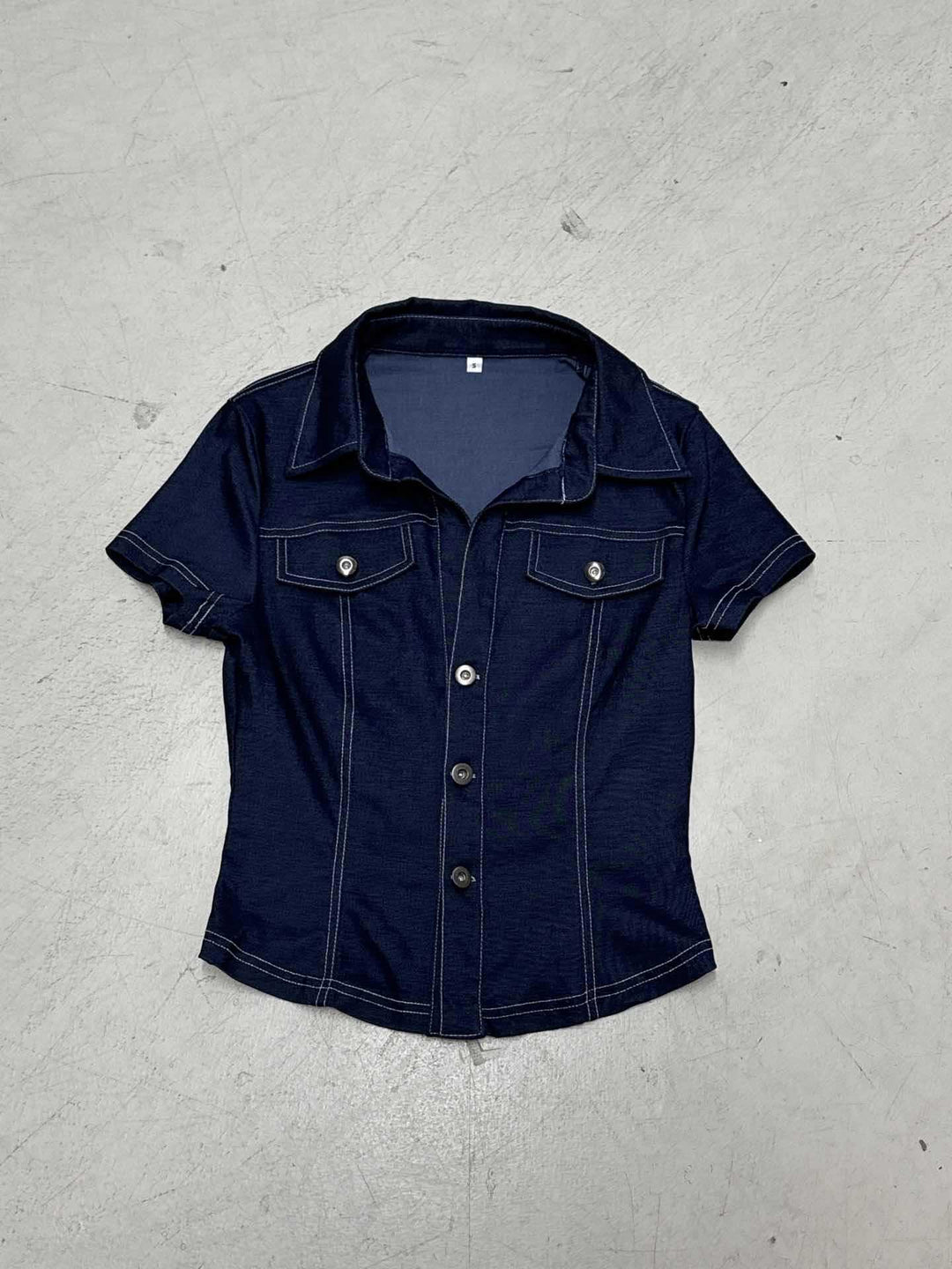 Damen Stylisches Jeanshemd mit taillierter Passform und kurzen Ärmeln Echo Archiv