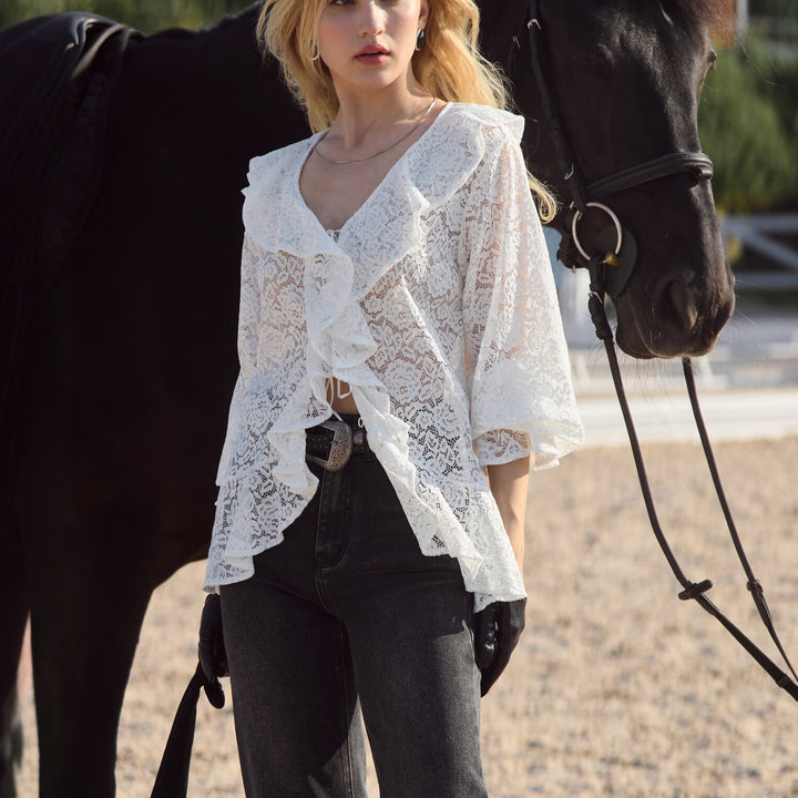 Damen Bluse mit voluminösen Rüschen und feiner Spitze Echo Archiv