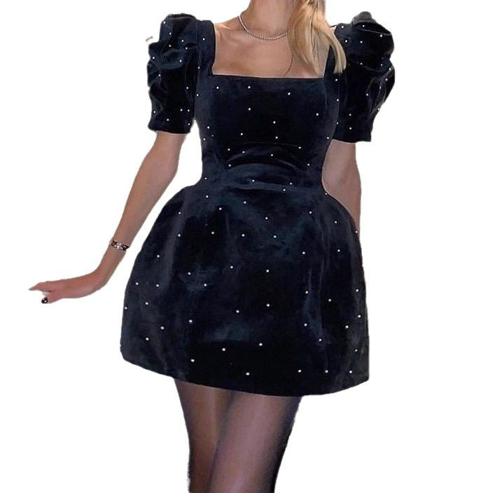 Damen Samtkleid mit Puffärmel und glitzernden Details Echo Archiv