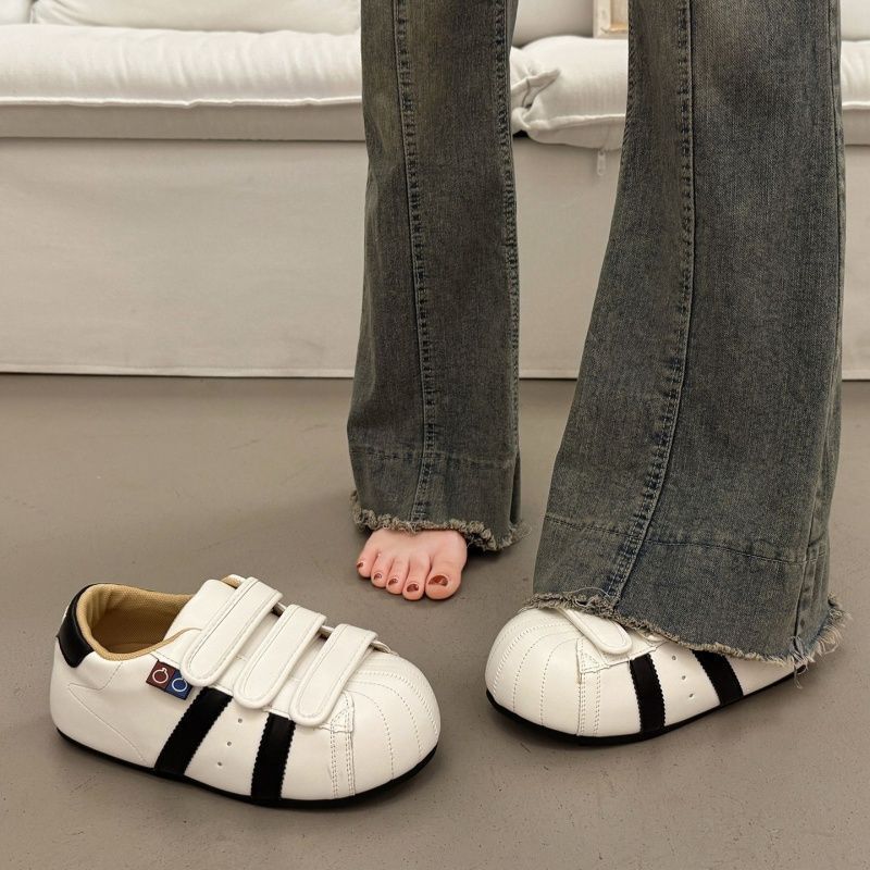 Damen Sportliche Freizeitschuhe mit verstellbaren Klettverschlüssen Echo Archiv
