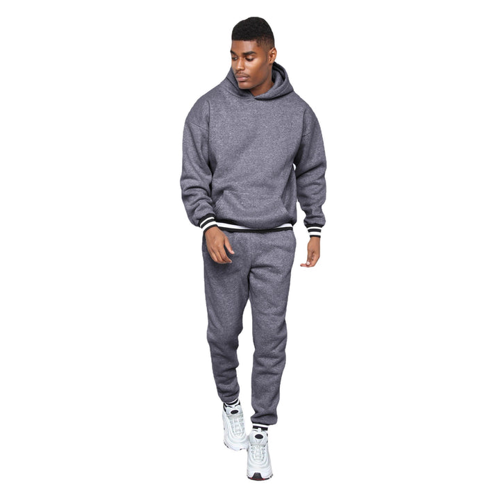 Herren sportliches Sweatshirt mit bequemen Jogginghosen im urbanen Style Echoarchiv
