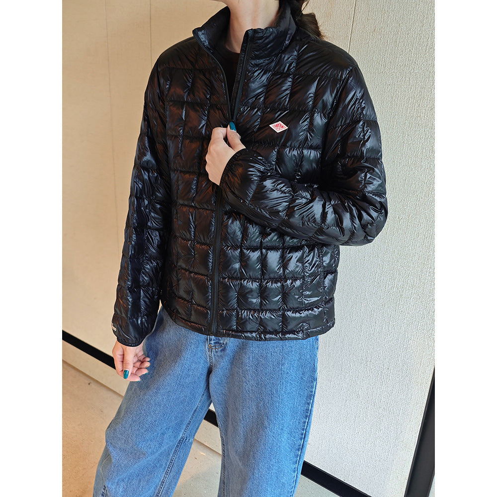 Damen Modische Steppjacke mit glänzender Oberfläche Echoarchiv