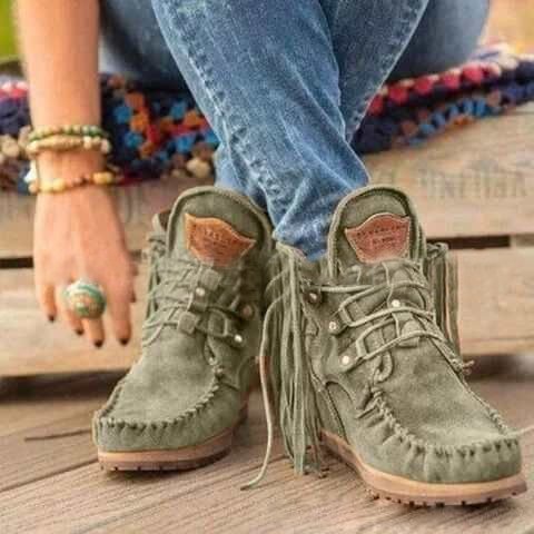 Damen Fransen‑Mokassin‑Ankleboots aus Veloursleder mit handgenähter Kettelnaht, Schnürung und profilierter Gummisohle Echo Archiv