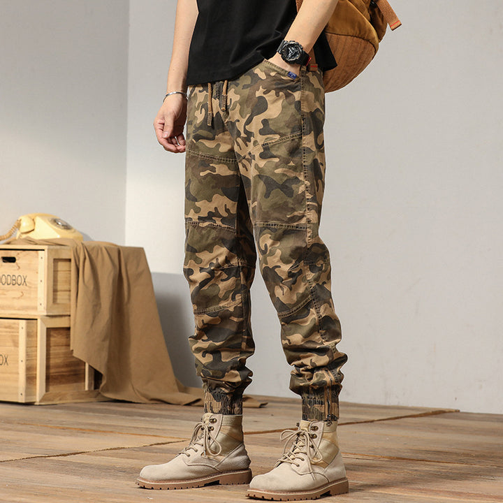 Herren Cargo-Hose im urbanen Camouflage-Design mit elastischem Bund und praktischen Taschen Echoarchiv
