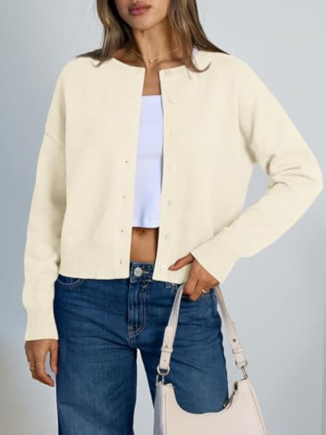 Damen Cropped Strickjacke im Boxy‑Schnitt mit Rundhals und Rippbündchen – Veloura