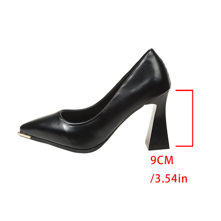 Damen Pumps mit spitzer Zehenpartie, Metallkappe und skulpturellem Blockabsatz Echo Archiv